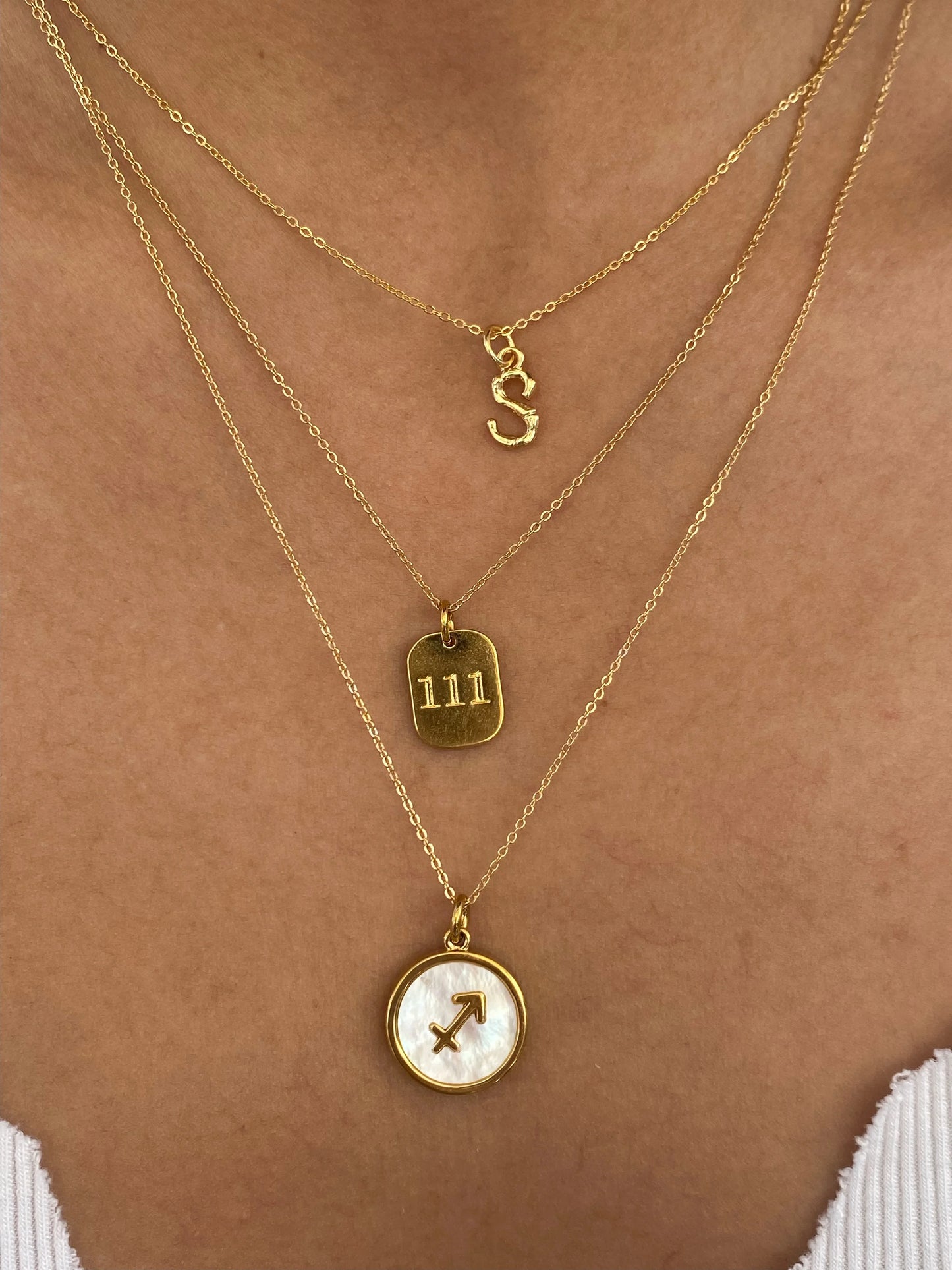 Angel Number Jewelry: A sparkling pendant with a personalized angelic number