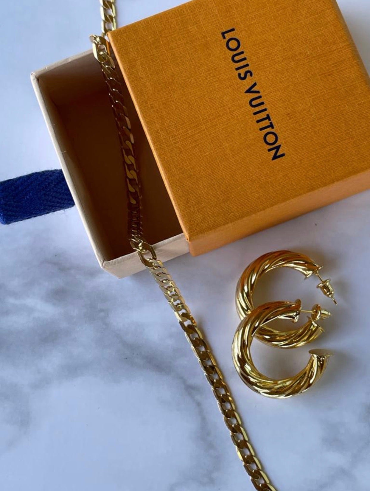 Charlotte Croissant Hoops