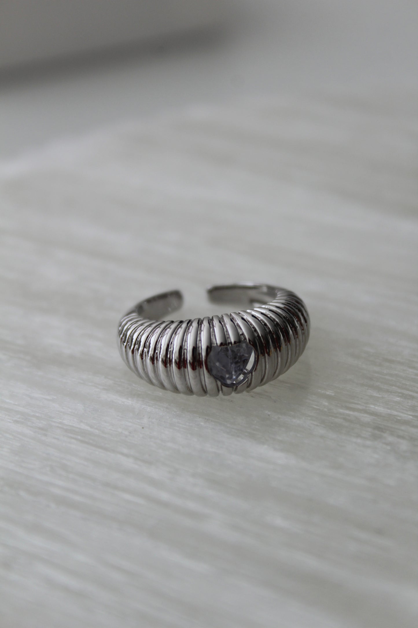 Ribbed Heart Signet Ring